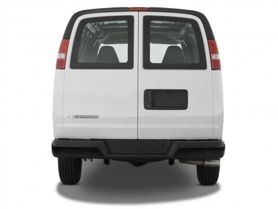  Chevrolet Express Cargo Van 2002 года  (фото 9 из 16)